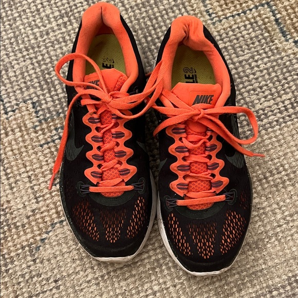 Nike Women's Lunarglide 5 Black and Orange Athletic Shoes - Picture 1 of 6